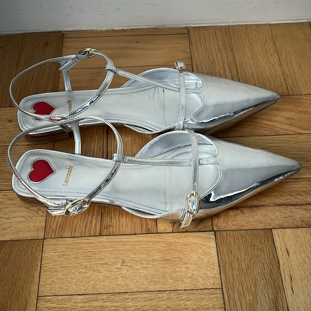 Flat in silver - Picture 2 of 3